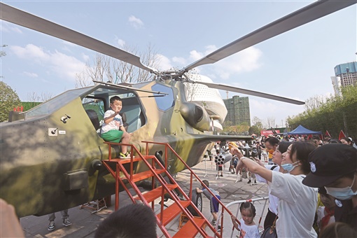 国防兵器展登陆长沙