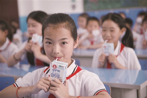 世界学生奶日丨推广“学生饮用奶” 护佑中国“少年强”
